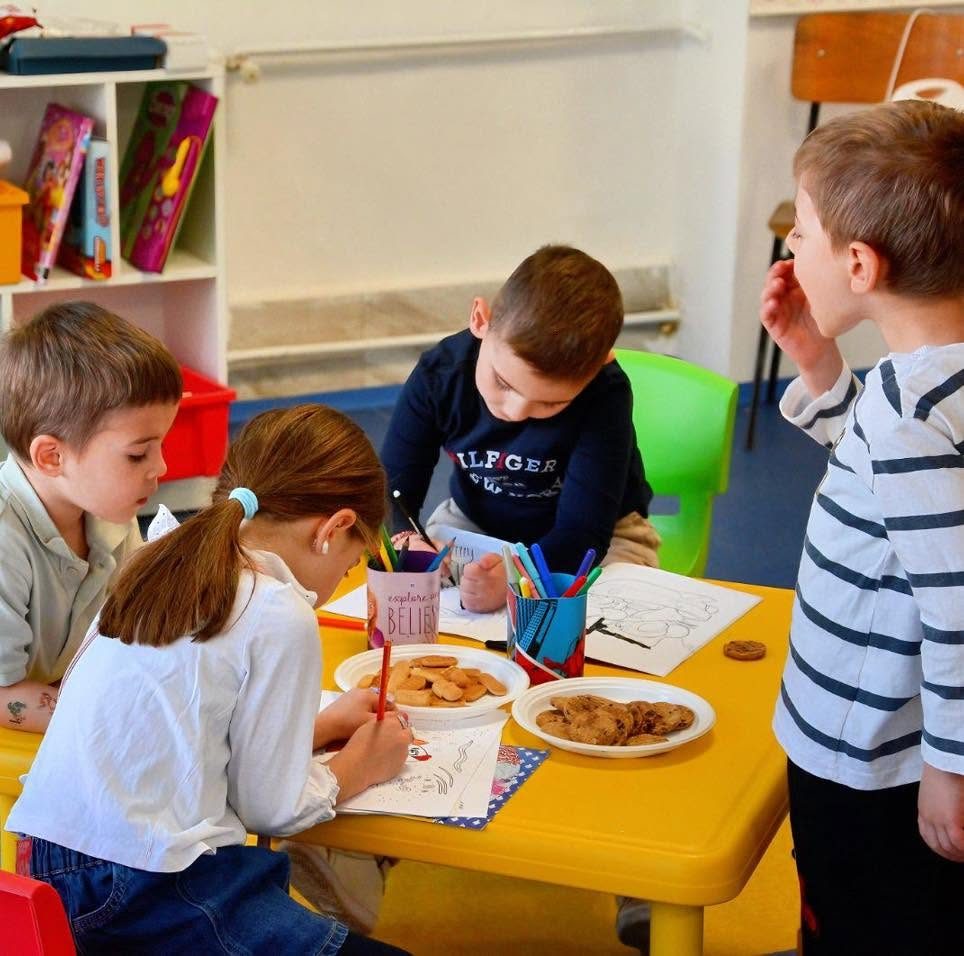 Како јазикот станува игра: Приказната зад првата приватна јазична градинка „Filos Little Language Learners“ — статија во Магазин